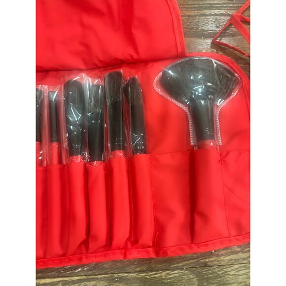 High quality, Professional Make Up Brush Traveling Kit - Picture 5 of 8
